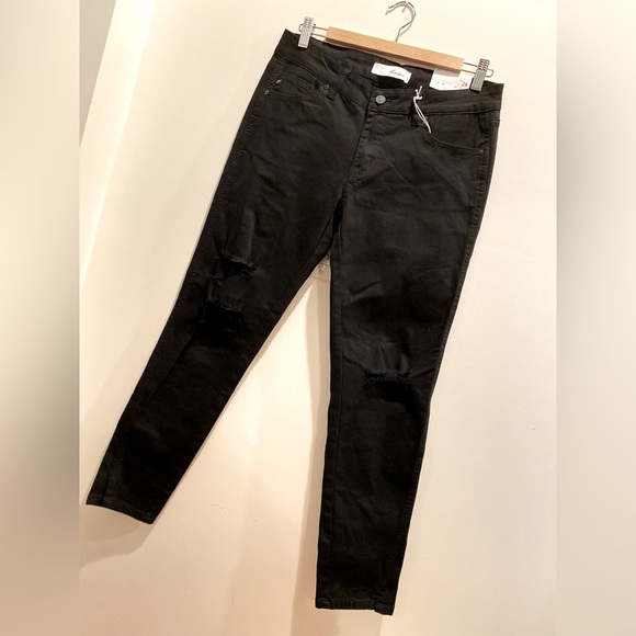 KanCan, Size 10, Black, Distressed Jean - NWT - Picture 4 of 11